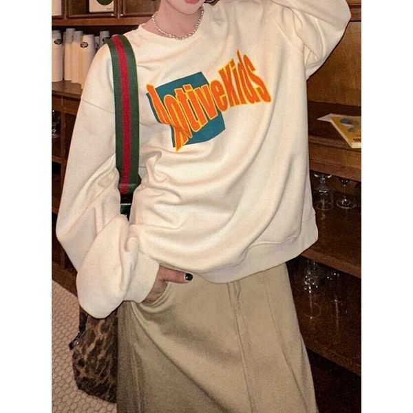 [하프클럽]유키스 레터링 오버핏 맨투맨_S4608