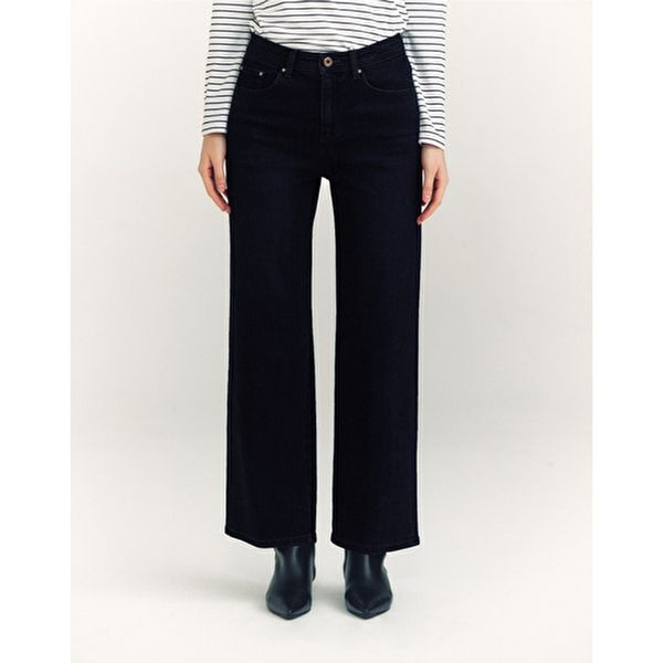 [헤지스여성]헤지스 여성 [클리어런스][스테디셀러][기모][세미와이드] 생지 네이비 에센셜 데님 팬츠 (WSPA4D983N1)