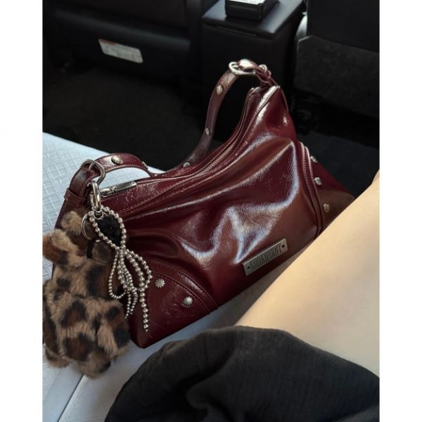 4월 2일 도착예정 KHAKIPOINT Stud Shoulder Bag red