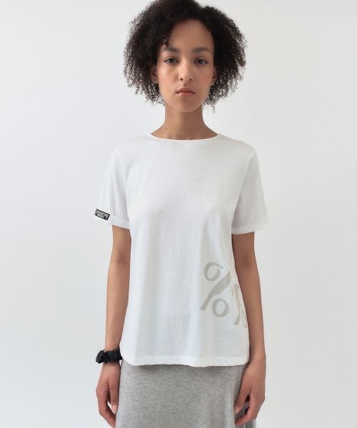 [해외] SYMMETRICPERCENT %% Logo Roll-up T-shirt / White