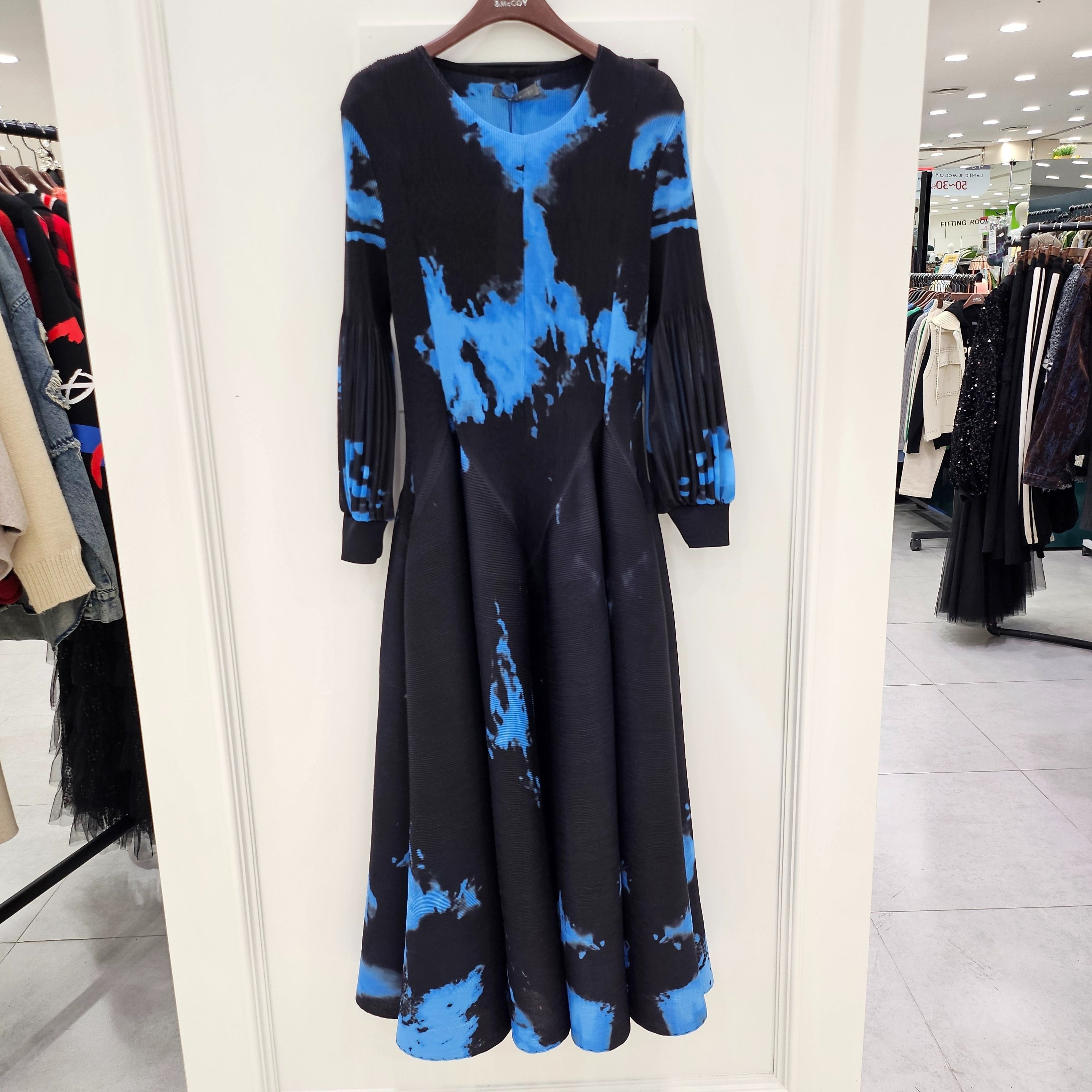 르니앤맥코이 [모다아울렛][르니앤맥코이]르니앤맥코이 컬러믹스 프린트 플리츠 원피스 MN05OP701_GN 구리남양주점