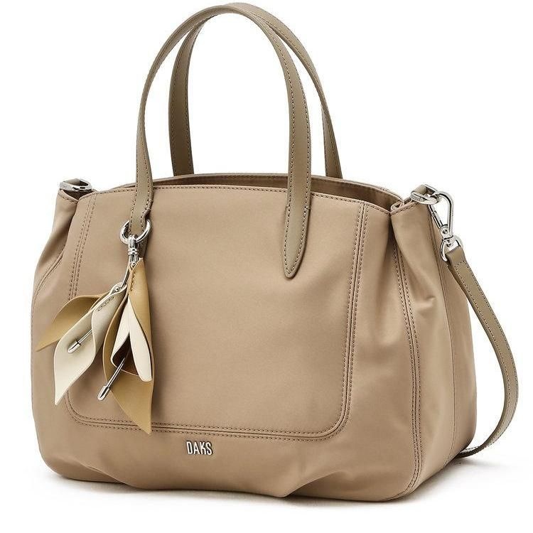 [롯데백화점] 닥스 ACC (쇼핑백동봉) 베이지 플라워 참장식 나일론 토트백 M DCBA6E533I3 LE1221261155