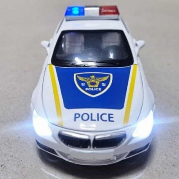 삐뽀 문열리는자동차장난감 문열리는미니카 경찰차