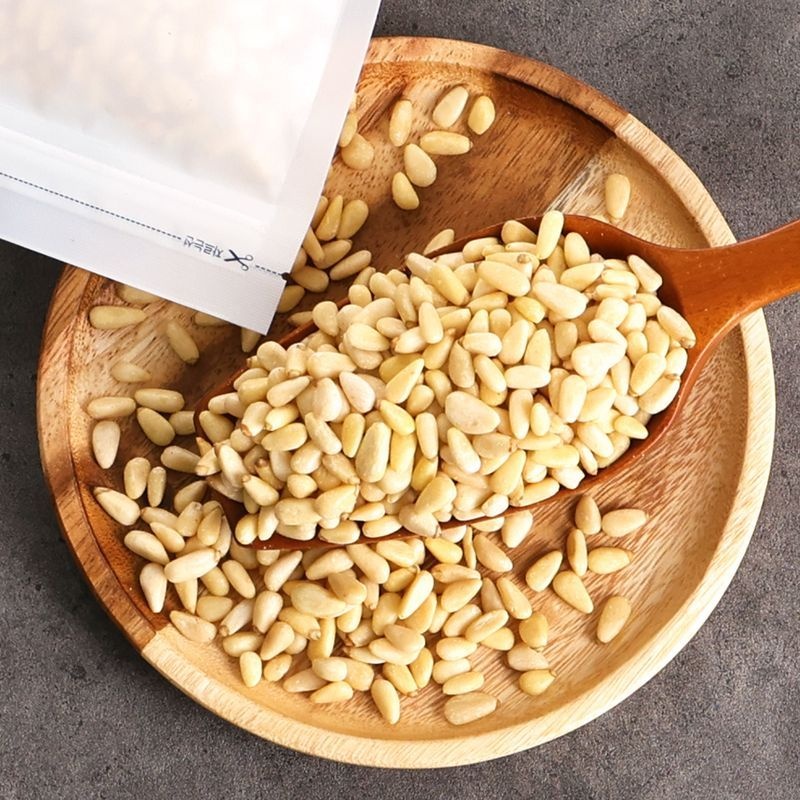 백송식품 담백하고 고소한 최상급 수입 잣 500g 깐잣