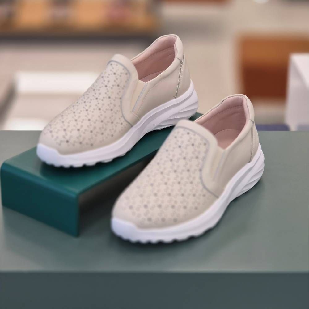 [롯데백화점] 미소페 여성 경량  쿠션 핫픽스펀칭 슬립온 4cm 712610003 LE1221301129