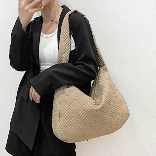상세페이지참고 코디하기좋은가방 패딩 숄더백 빗금 무늬 누빔 가방 여성데일리백