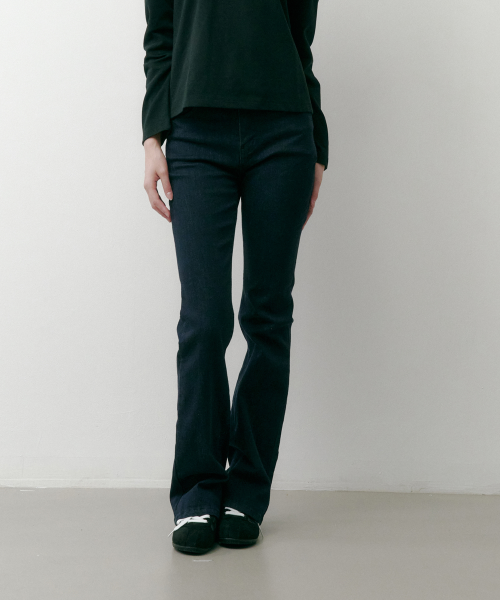 브랜드정품 솔트앤초콜릿 SALT AND CHOCOLATE 논페이드 부츠컷 데님 팬츠 인디고 4W241V003 349555