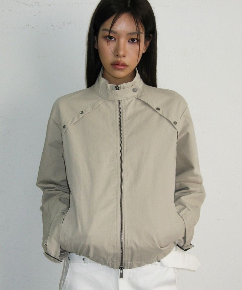 PLACE STUDIO 하이넥 스탠다드 스트랩 비조 포인트 블루종 집업 자켓 베이지