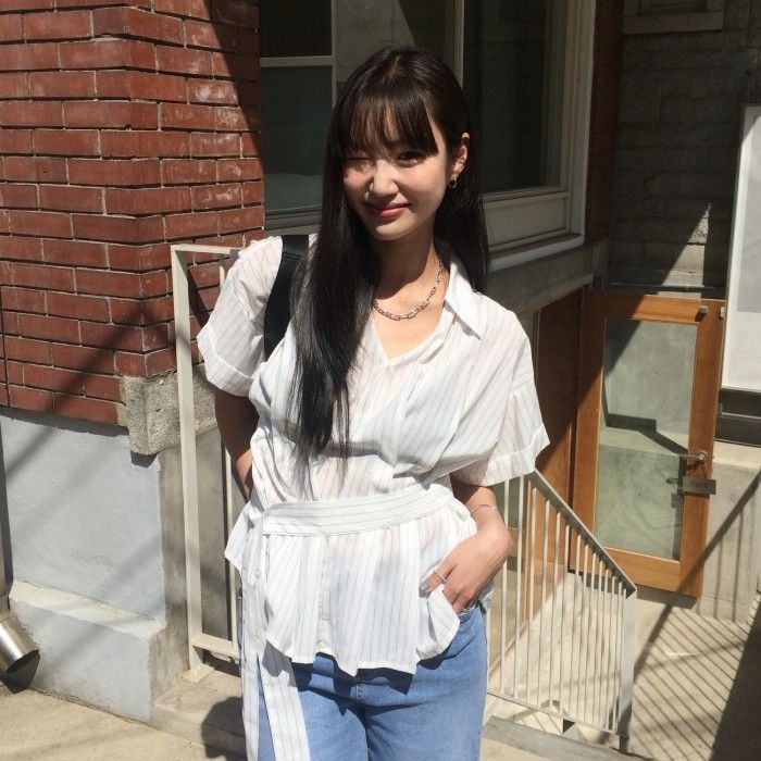㈜비제이티인터내셔날 더틸버리 (더틸버리) 스트라이프 오픈 칼라 블라우스 TS4N0BL601