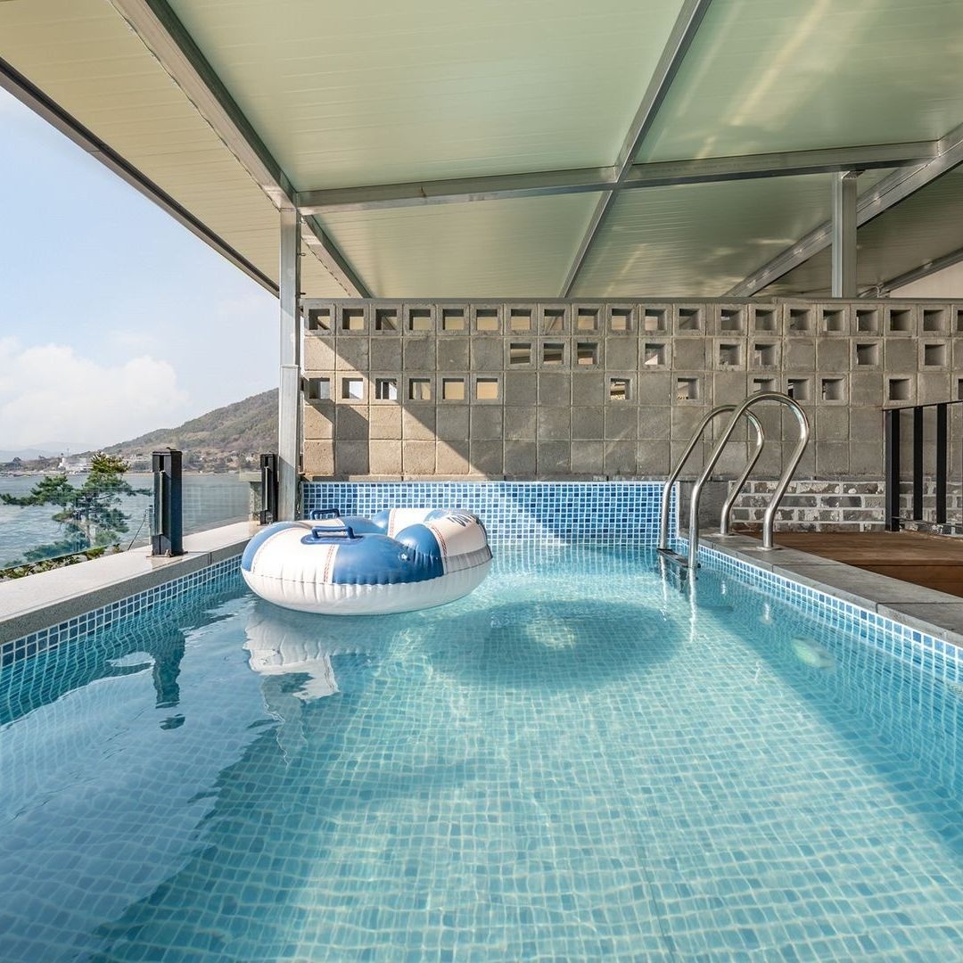 여수 피스테라스파풀빌라