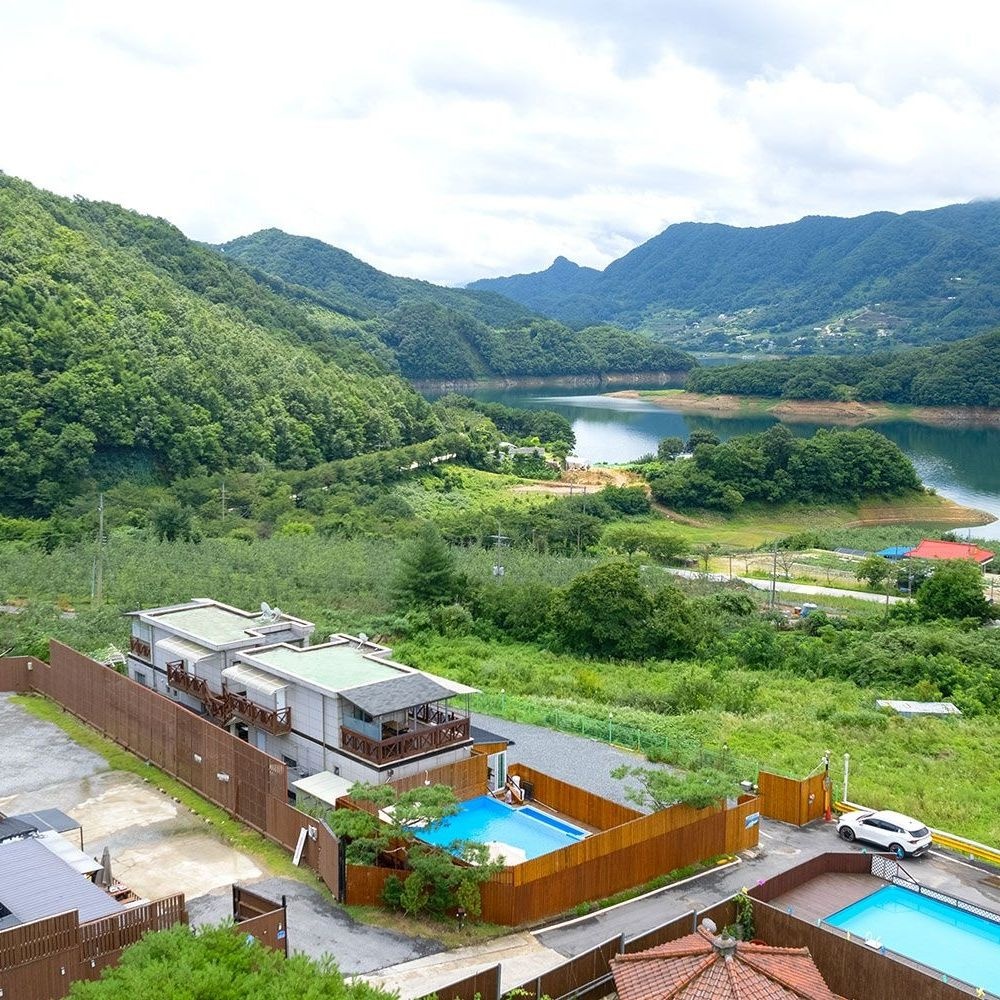 충주 아침호수스파펜션