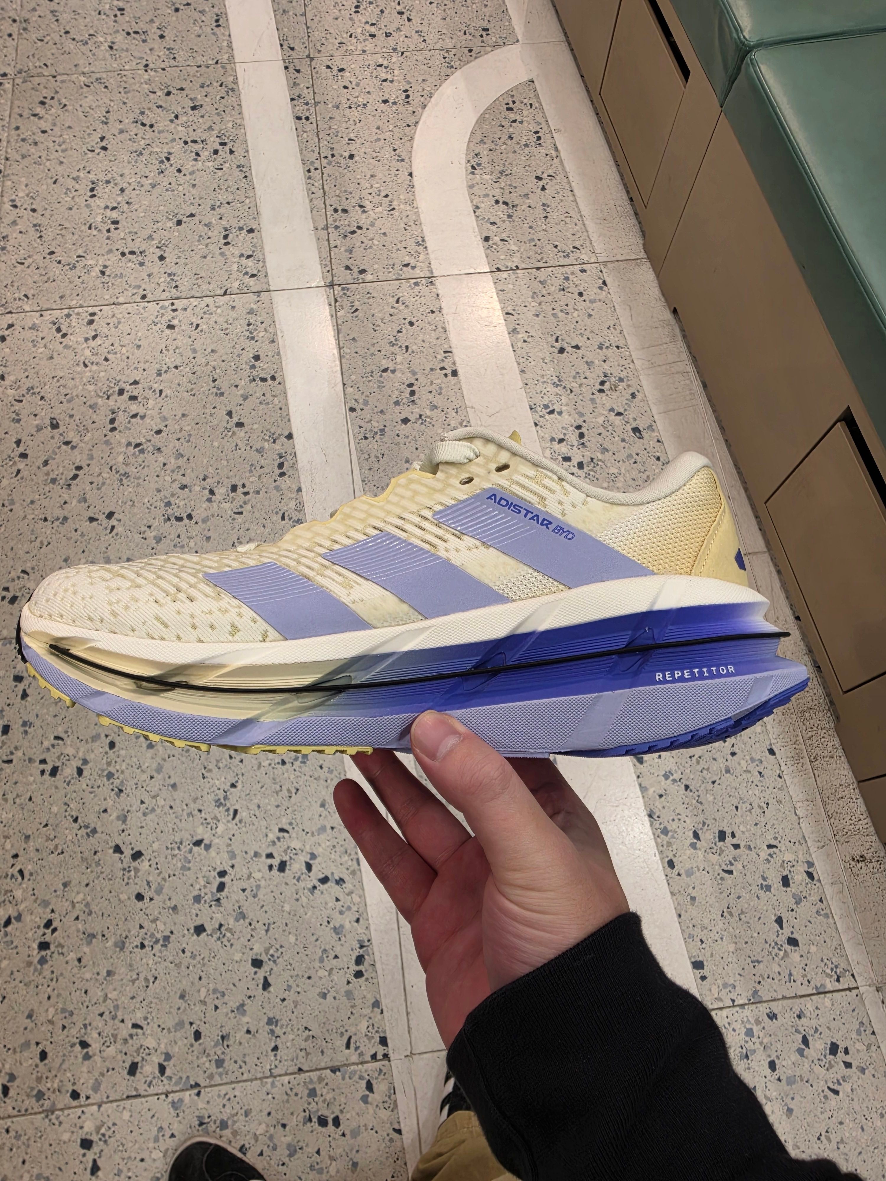 JI1227 아디다스 여성 아디스타 비욘드 러닝화 운동화 60327