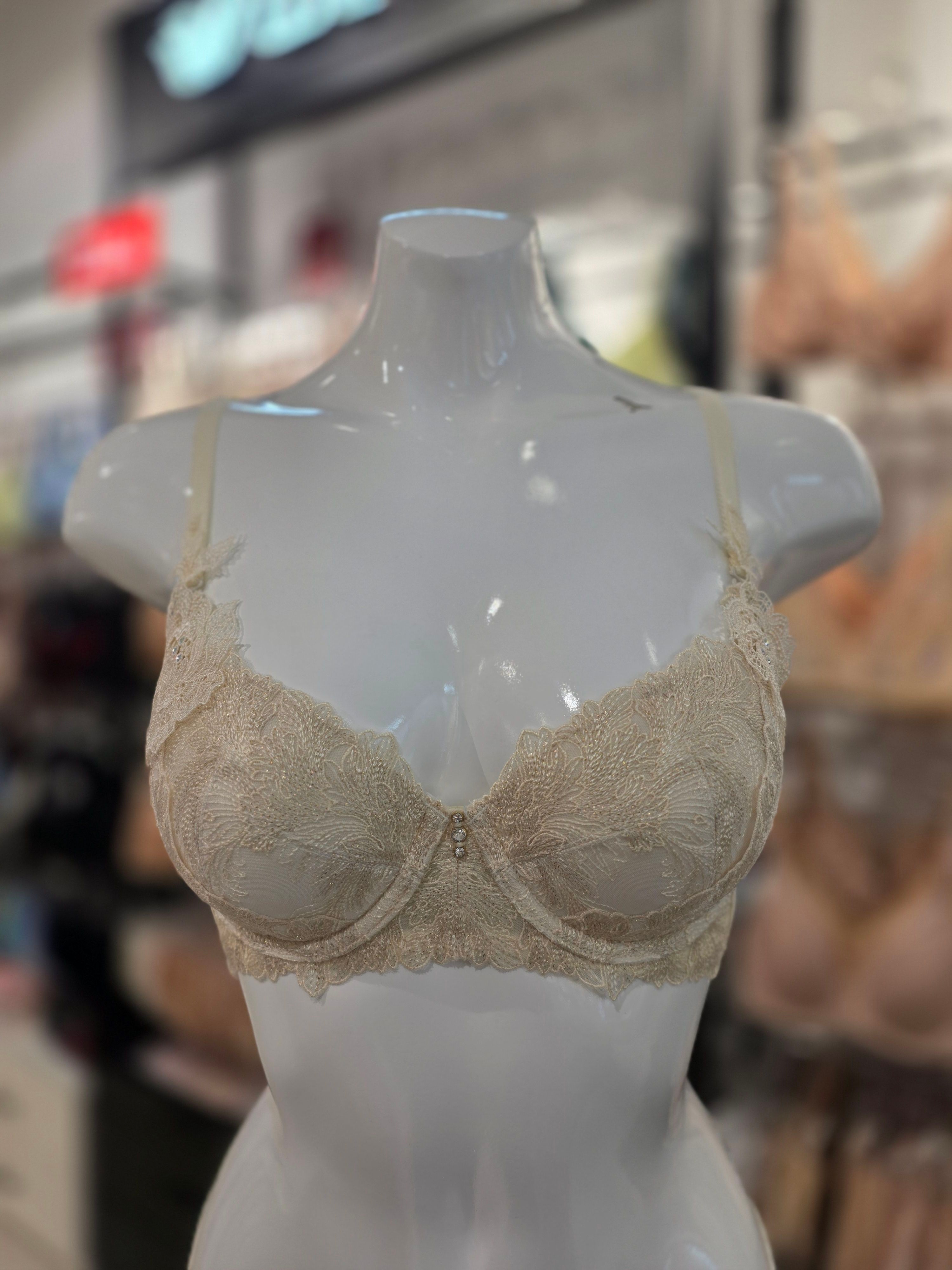 한정수량 (와코루) 엘레강스 사이드 커버 업 패드 브라 크림 [WBR1955A-D CR] 아울렛