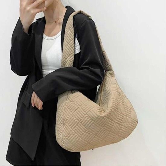 상품상세참조 패딩 숄더백 빗금 무늬 누빔 가방 여성데일리백 코디하기좋은가방 단정한코디 생일선물