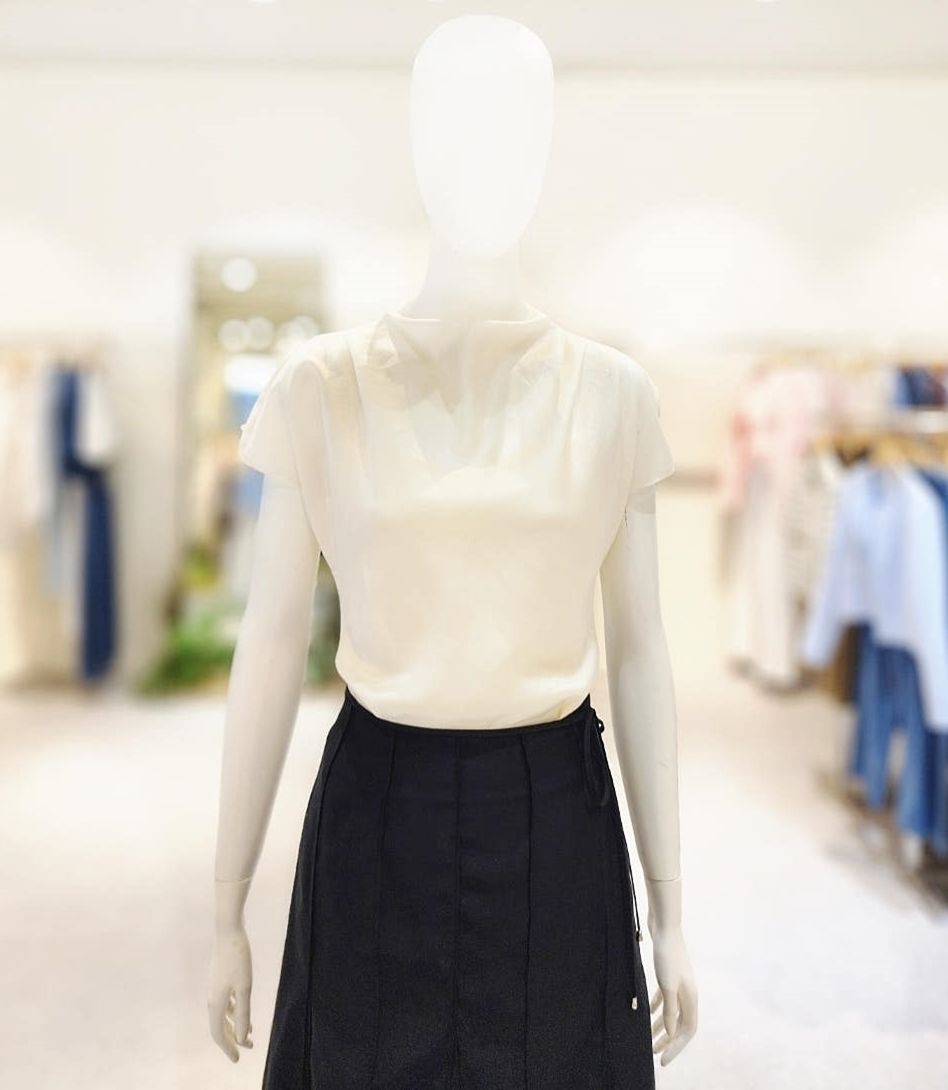 온앤온 한정수량 [온앤온] 하프넥 이너세트 캡소매 블라우스 NJW5MB511 아울렛