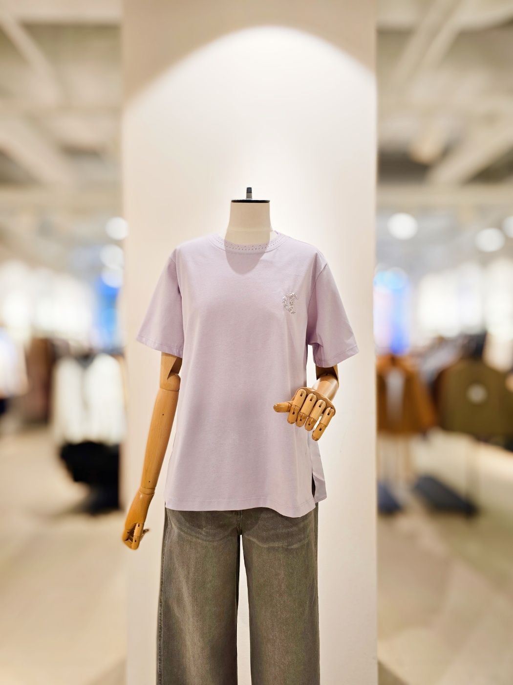 한정수량 [더아이잗컬렉션]크리스탈 펀칭 포인트 배색 티셔츠 CR4A0TS251 아울렛