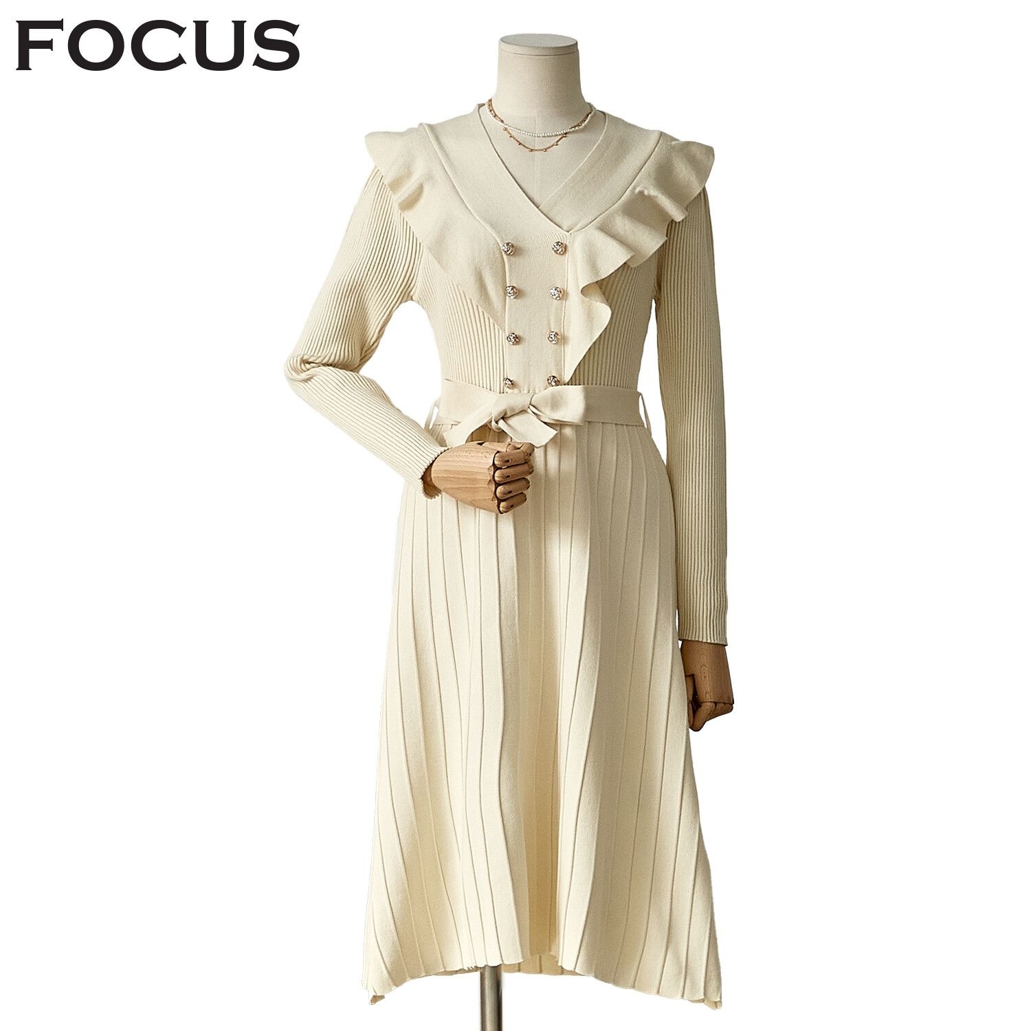 포커스 [모다아울렛][포커스]니트 프릴 더블단추원피스FS3A7OP0085_JK 전주김제점