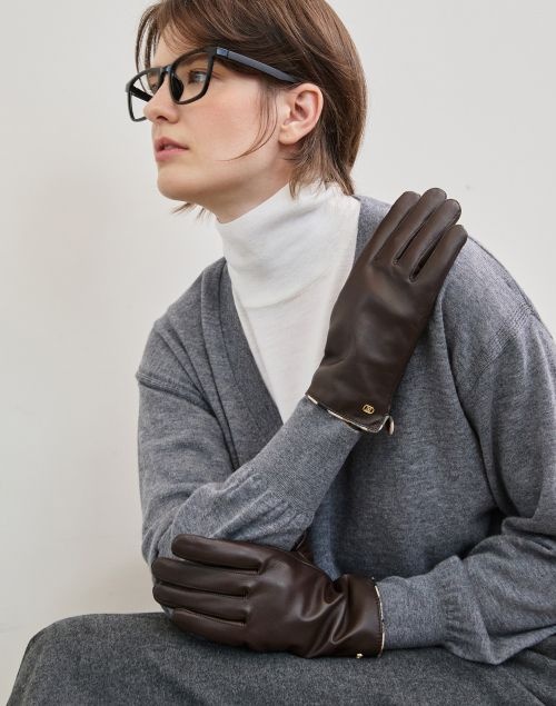 DAKS WOMENS ACCESSORIES <매장정품> DAKS WOMENS ACCESSORIES 심플 DD 솔리드 양가죽 장갑 브라운 DCGV5F301W3 217021