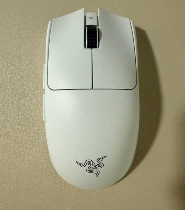 레이저 바이퍼 V3 PRO 무선 게이밍마우스 바브삼 (화이트)