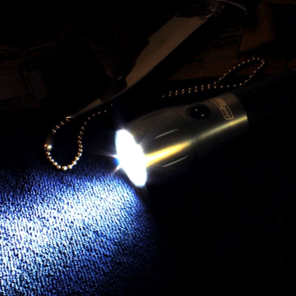 [etc]AAA 4개사용 파우치 포함 5와트 슈퍼빔 LED손전등 [BOZ49799]