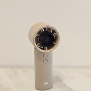 오아 윈드볼트 휴대용 무선 LED 미니 핸드 선풍기 초강력 여름 핸디 손풍기
