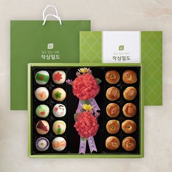 [작심밀도]화과자 10입 + 만쥬 10입 + 카네이션 2개 / 스승의날 선물