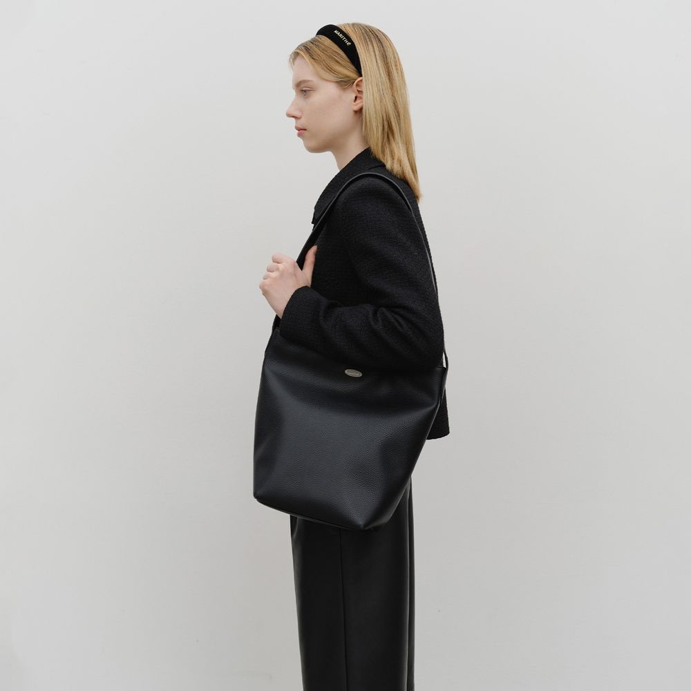 REGULAR LOGO BUCKET BAG black