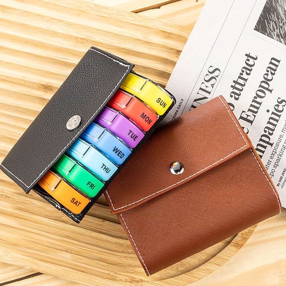 기억M협력사 가죽약통 외출필수휴대용 데일리 요일별 분리형 약통 하루씩꺼내쓰는 매일챙겨먹는 알약케이스