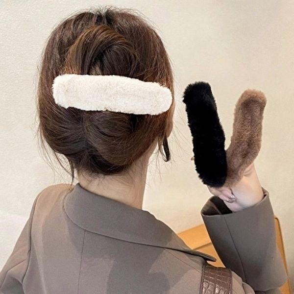 여성용 심플 러블리 디자인 인조 퍼 일자 헤어 집게핀-WFM3T7P