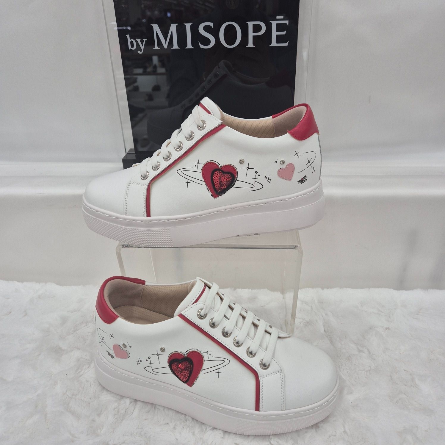 미소페 [모다아울렛][미소페]By미소페 여성 하트 디테일 키높이 스니커즈 112HH430GH004 WHITE 1_JJ 진주점