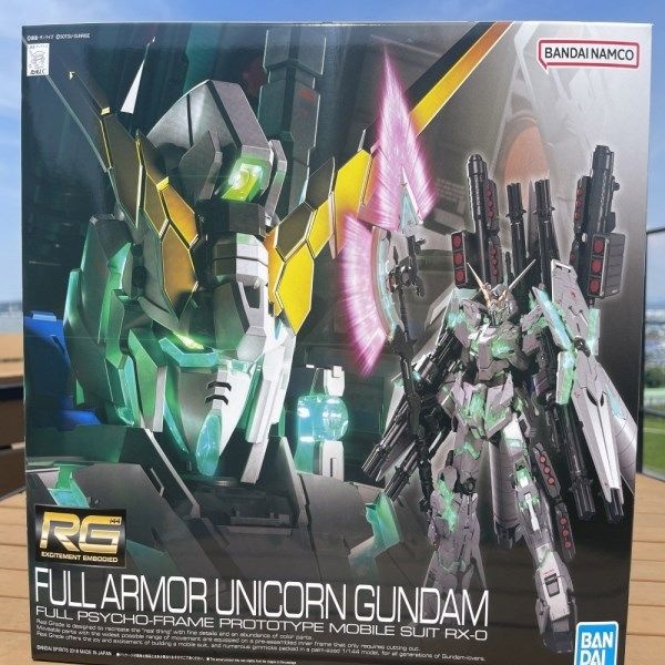 텐바이텐 완성품 RG Full Armor Unicorn 풀 아머 유티콘 건담