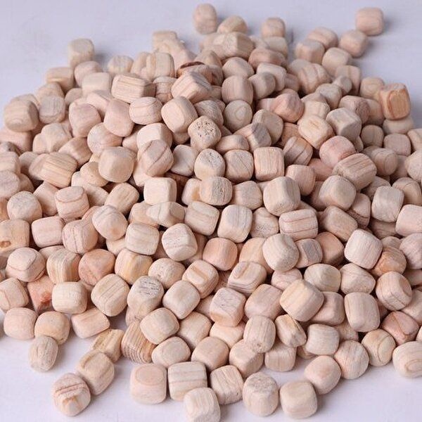 고품질 순수편백나무칩 사각형 10mm 1kg 편백나무큐브 배게속 편백나무칩 입욕제 편백나무배게칩 W1AB918