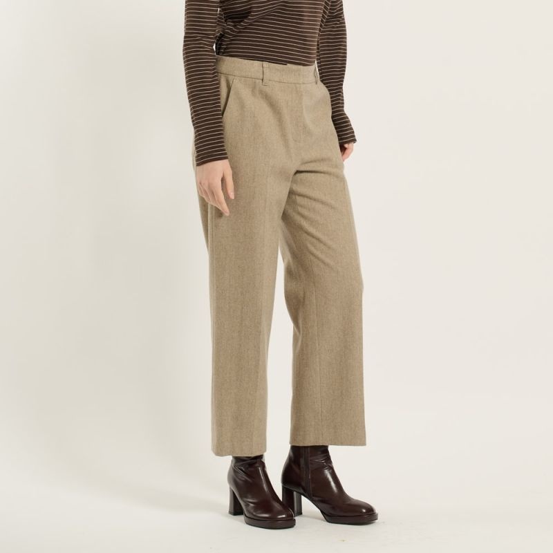 [롯데백화점] BCBG 울소재 일자핏 팬츠 B5D9P301