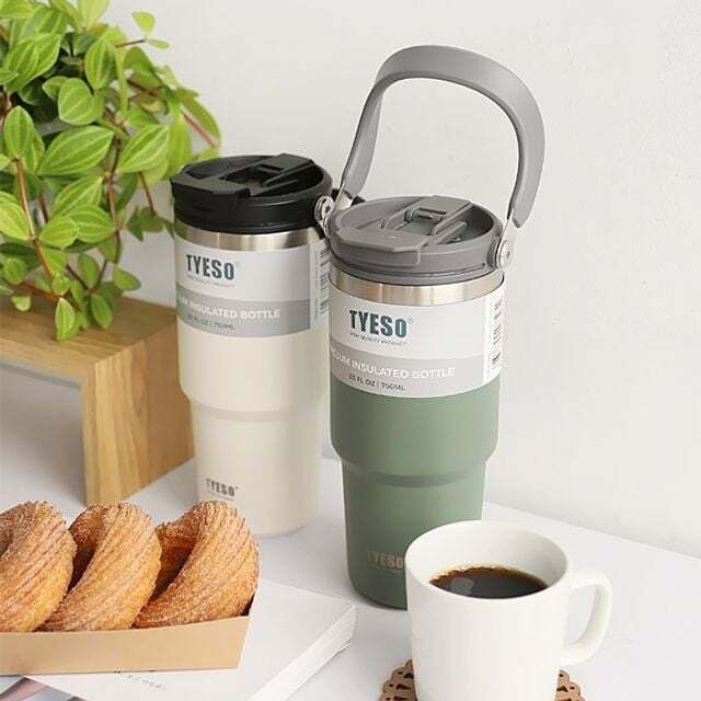 (현대Hmall) 텀블러 물병 보냉 보온 TYESO 내장형빨대 스텐 핸들 750mL