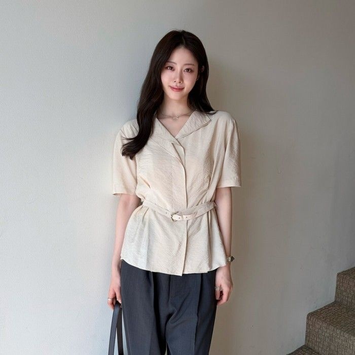 (더아이잗) 벨티드 레이어 칼라 블라우스 ISTP0BL417