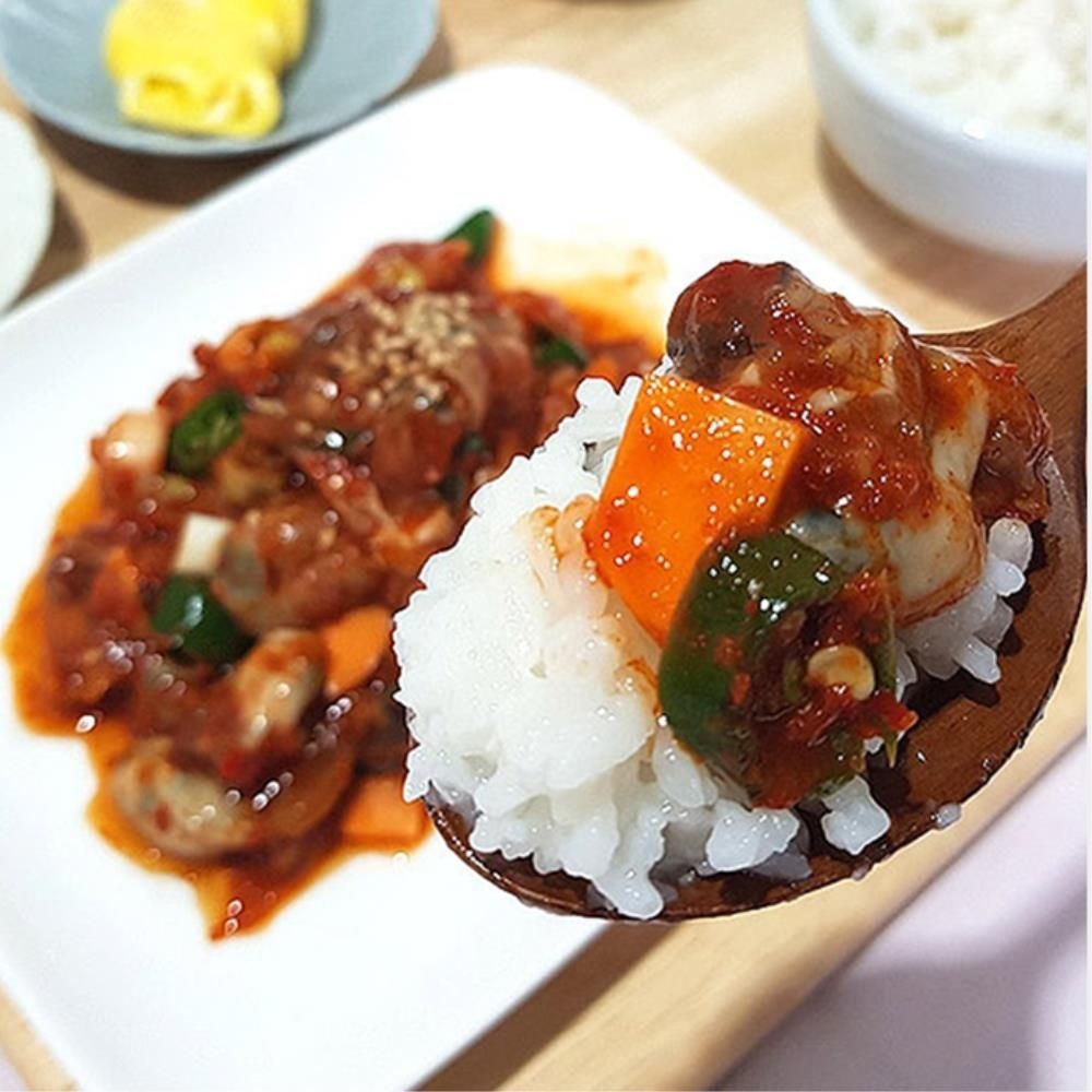 특제양념으로 버무린 신선한 통영 생굴무침 330gx1팩