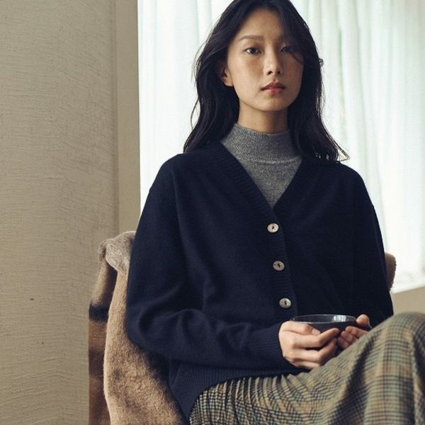 [E.VSEG]앱섹 몽골 캐시미어 100% 여상 V 넥가디건