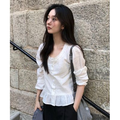 노트니 라운드넥 프릴 블라우스