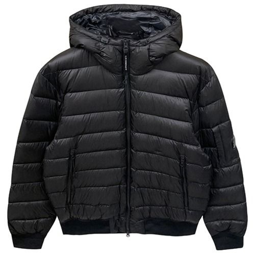 CP COMPANY [시피컴퍼니] 와펜패치 DD 쉘 다운 패딩 블랙 남성 패딩 19CMOW002A 110416A 999 / TEO