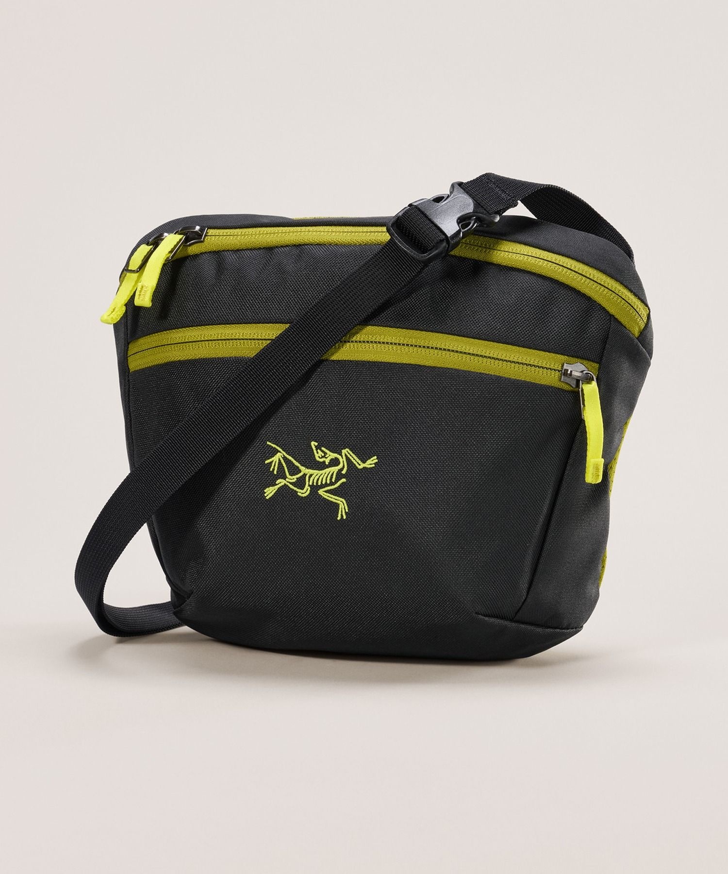 아크테릭스 맨티스 2 웨이스트팩 BLACK OLIVE MOSS ABPFU08973
