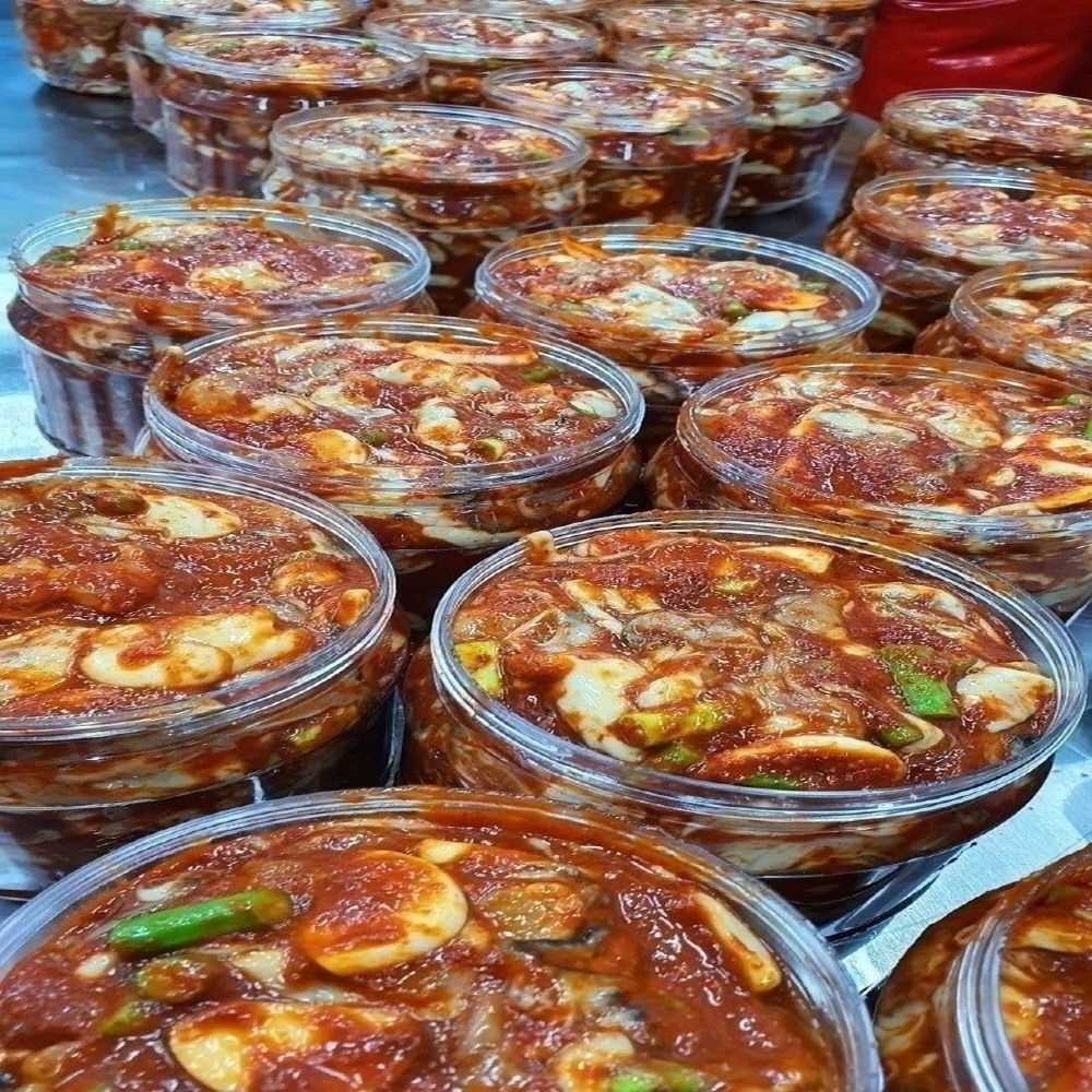 국내산 아삭 듬뿍 생굴 깍뚜기 1KG 감칠맛나는 겨울깍두기 굴요리 생굴깍두기
