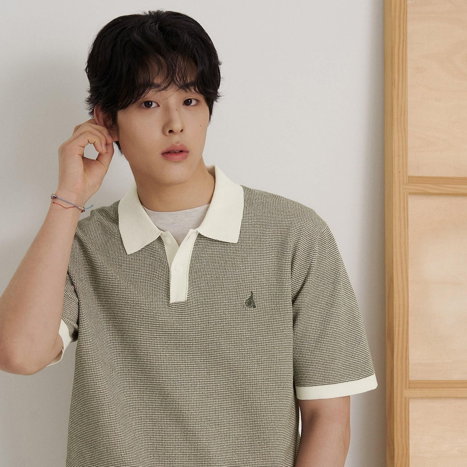 [SS26]투톤 텍스쳐 칼라넥 니트 - 카키
