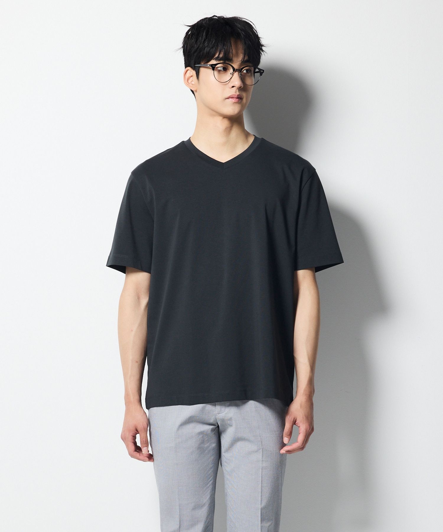 에스티코 Supima 코튼 브이넥 반팔 티셔츠_차콜 그레이 (세미오버핏)_STSWB83NSC