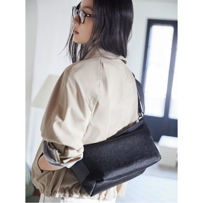빈폴ACC Less Bag_2 스몰 나일론 크로스백 - 블랙 BE61D2M845