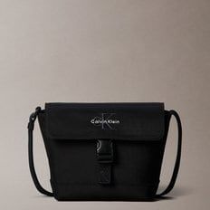 Calvin Klein Jeans ACC 남성 볼드 로고 나일론 헤더 스몰 플랩 메신저 백(4D3420G-UB1) 1000821331781