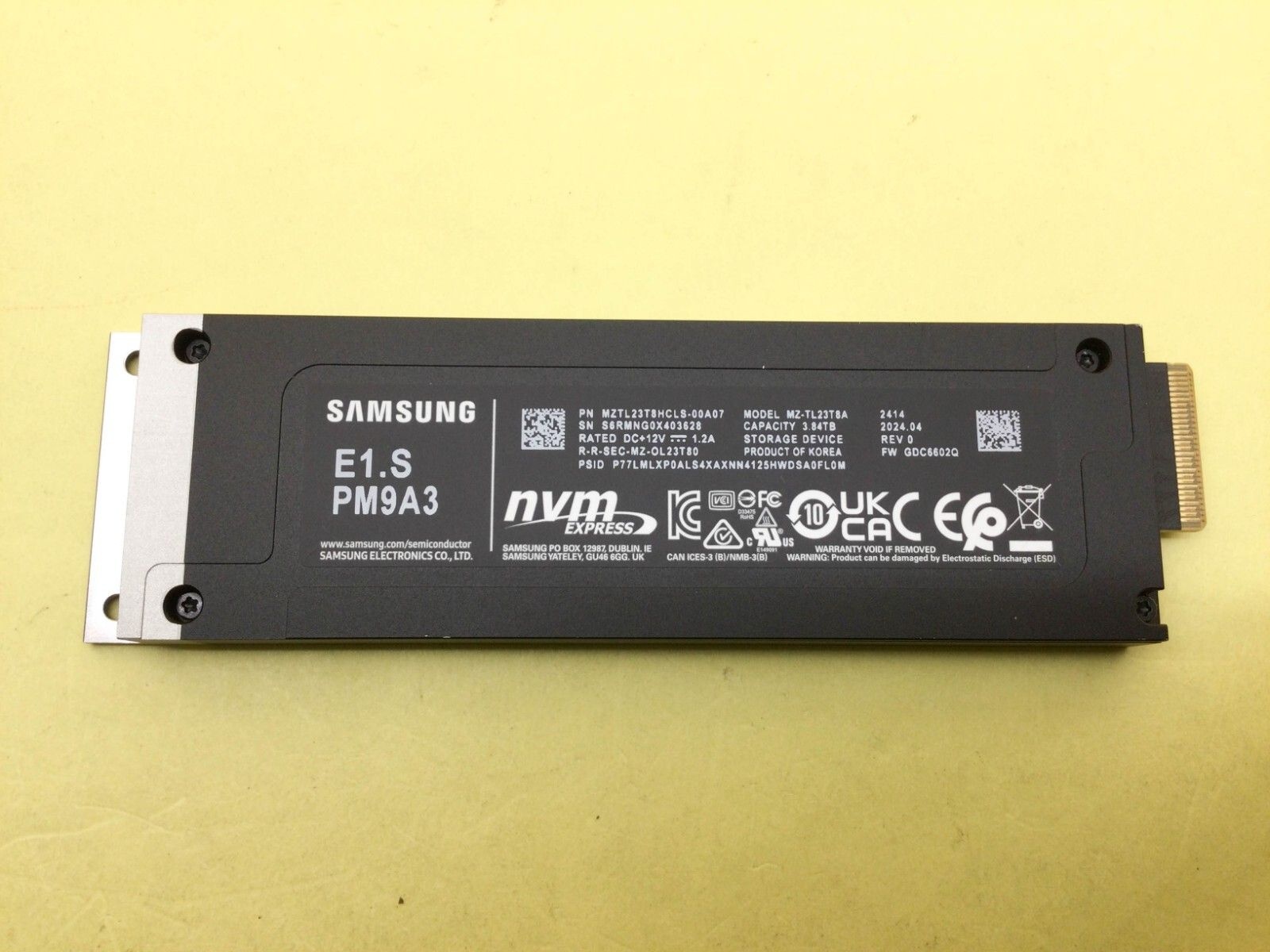 삼성 SAMSUNG [세금포함] [정품] PM9A3 3.84TB E1.S 9.5 mm NVMe PCIe 4.0 SSD 솔리드 스테이트 드라이브[세금포함] MZ-TL23T8A New MZT