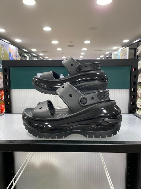 [크록스] 메가 크러쉬 샌들 207989-001 블랙