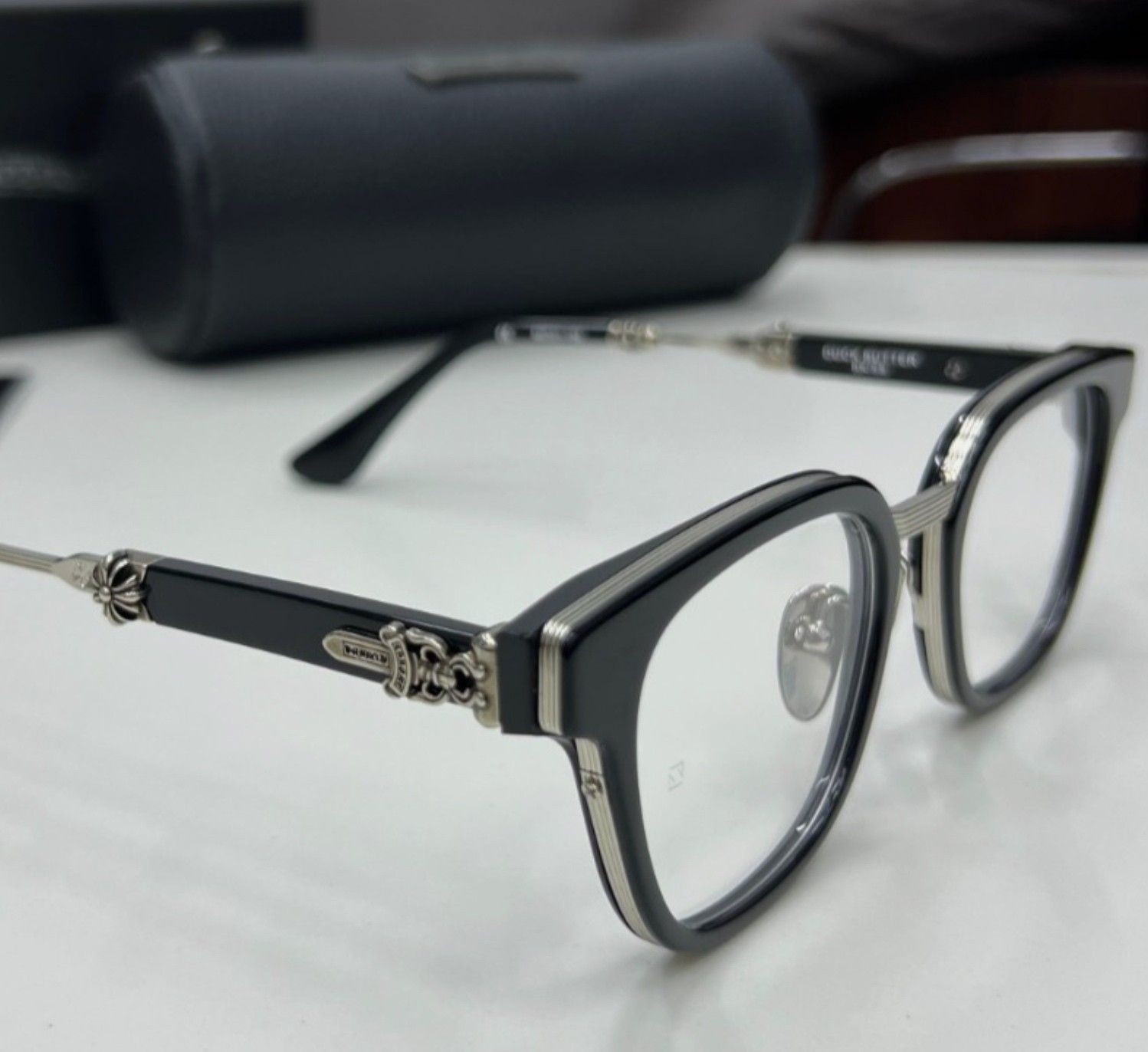 Chrome Hearts 크롬 하트s 아이웨어 Duck Butter Solid 블랙 프레임 HQ Materials 51-21-152mm 브랜드 명품 추천 선글라스 3451001 366358350215