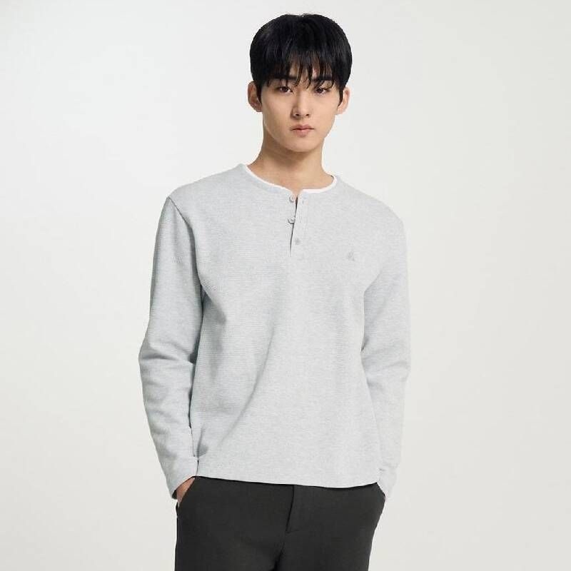 빈폴 멘 SS26헨리넥 긴소매 티셔츠 - 라이트 그레이 :BC6241C562 H6J8K3L1 N7P3Q8R1