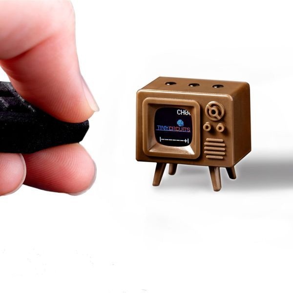 [해외] TinyCircuits TinyTV Mini – 초소형 클래식 TV 사전 탑재 업로드 가능한 비디오 USB C 충전식 0.6인치 OLED 디스플레이 갈색